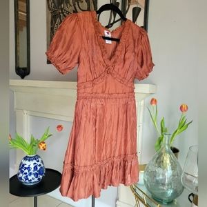 NWOT HEART❤️HEELS Silky Copper Dress with an iridescent shine✨️